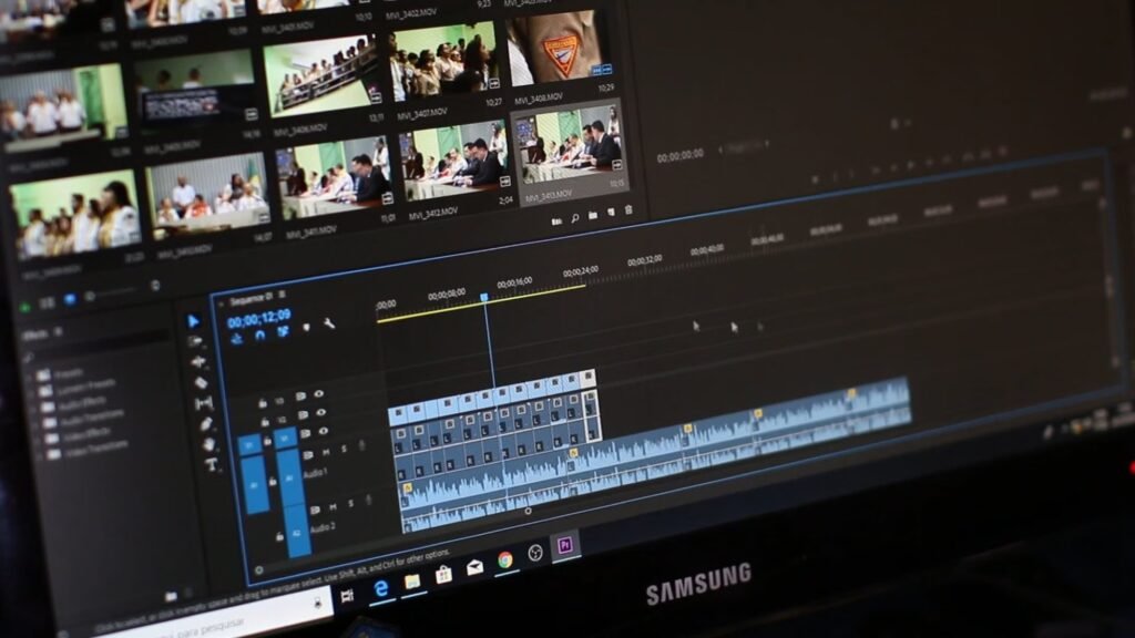 Ligne de temps de montage video affichee a l'ecran